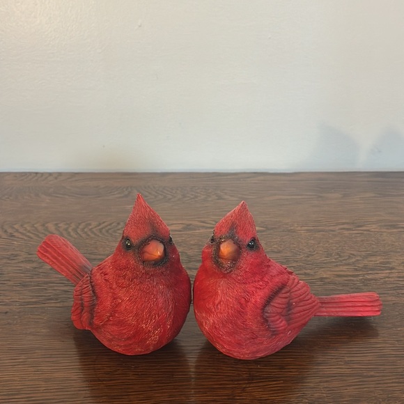 NWT- Set of 2- Red Cardinal Bird Figurine Decorations 4.25"H x 6.25"W - Picture 3 of 17